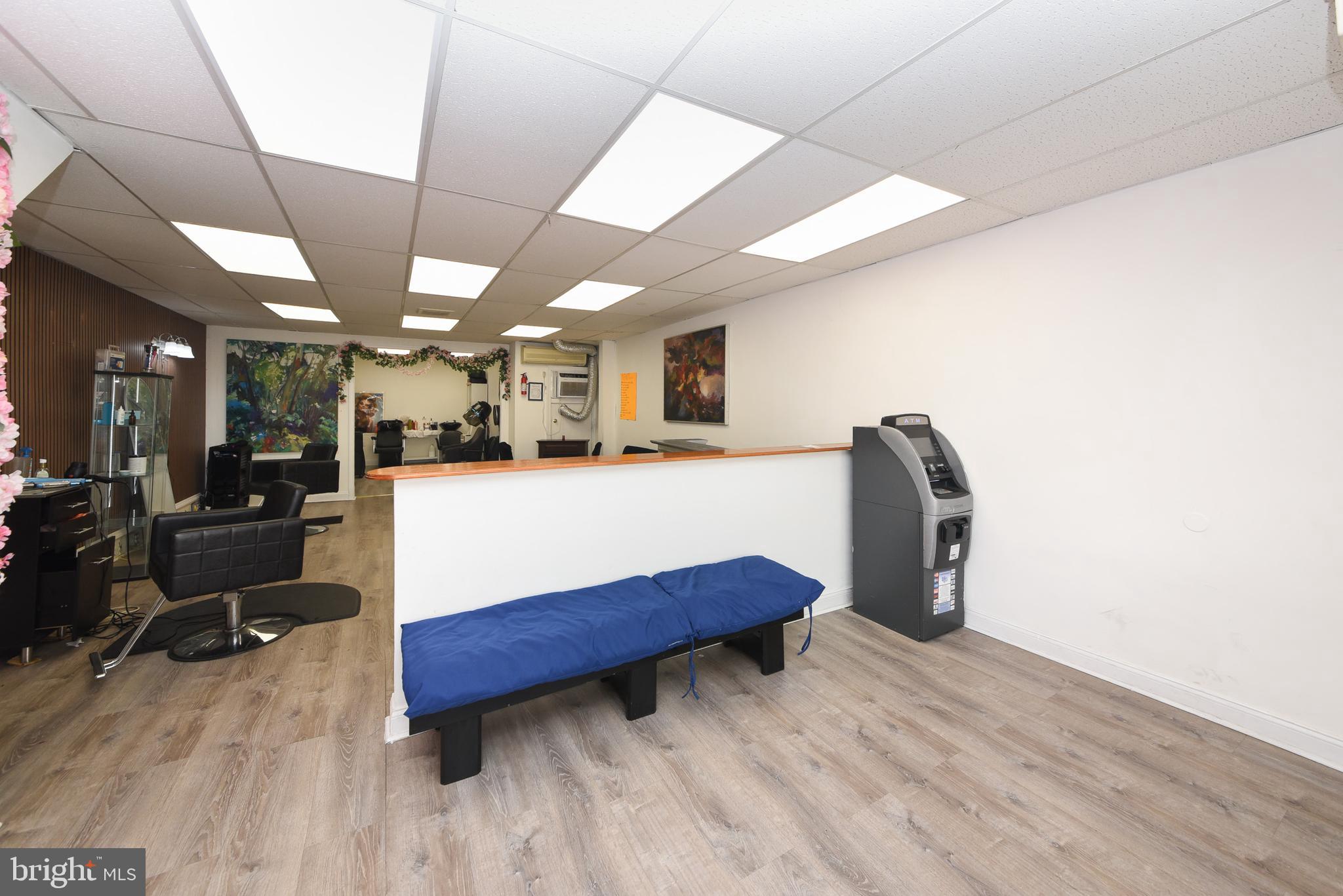 WILLOW GROVE - Commercial Sale