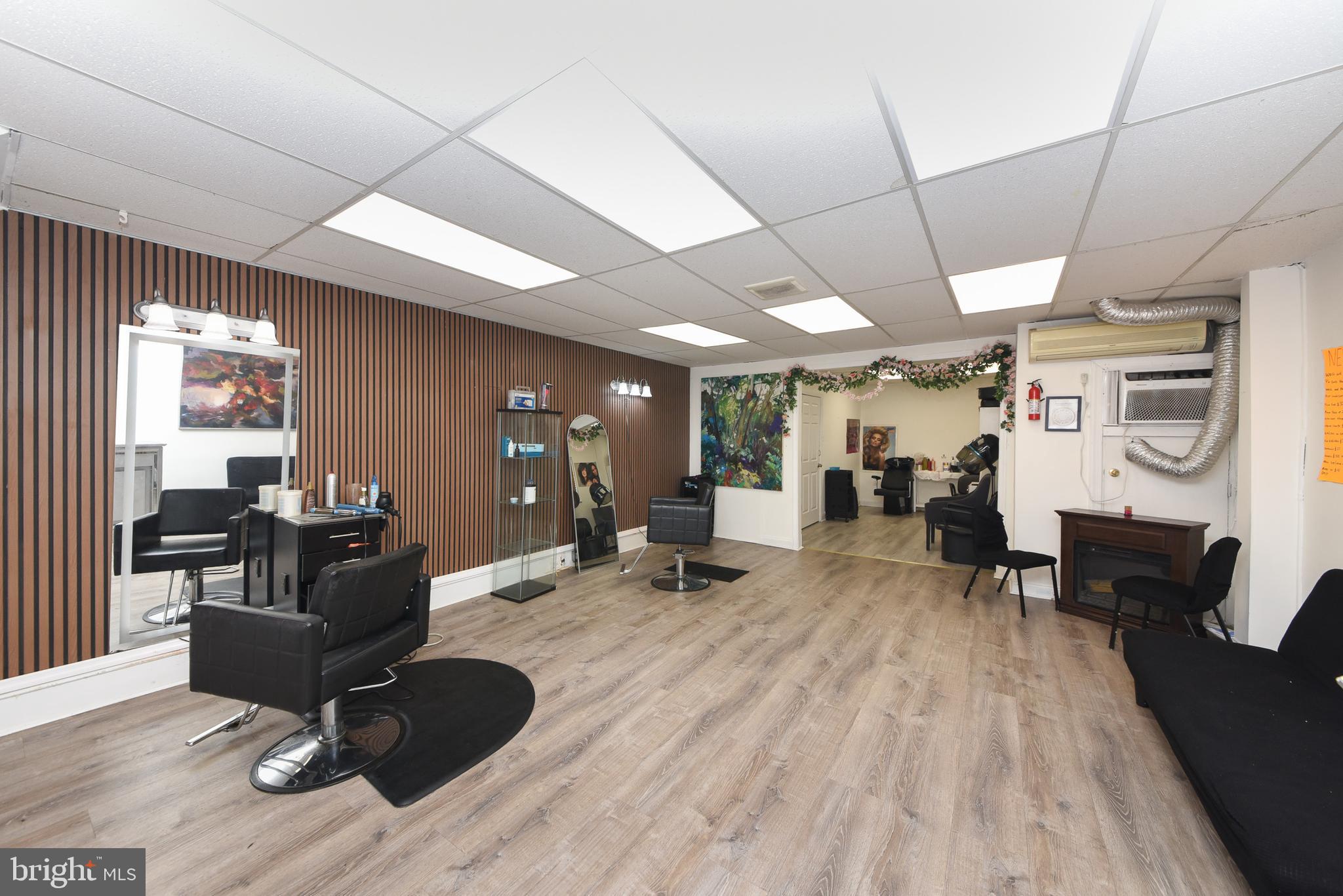 WILLOW GROVE - Commercial Sale