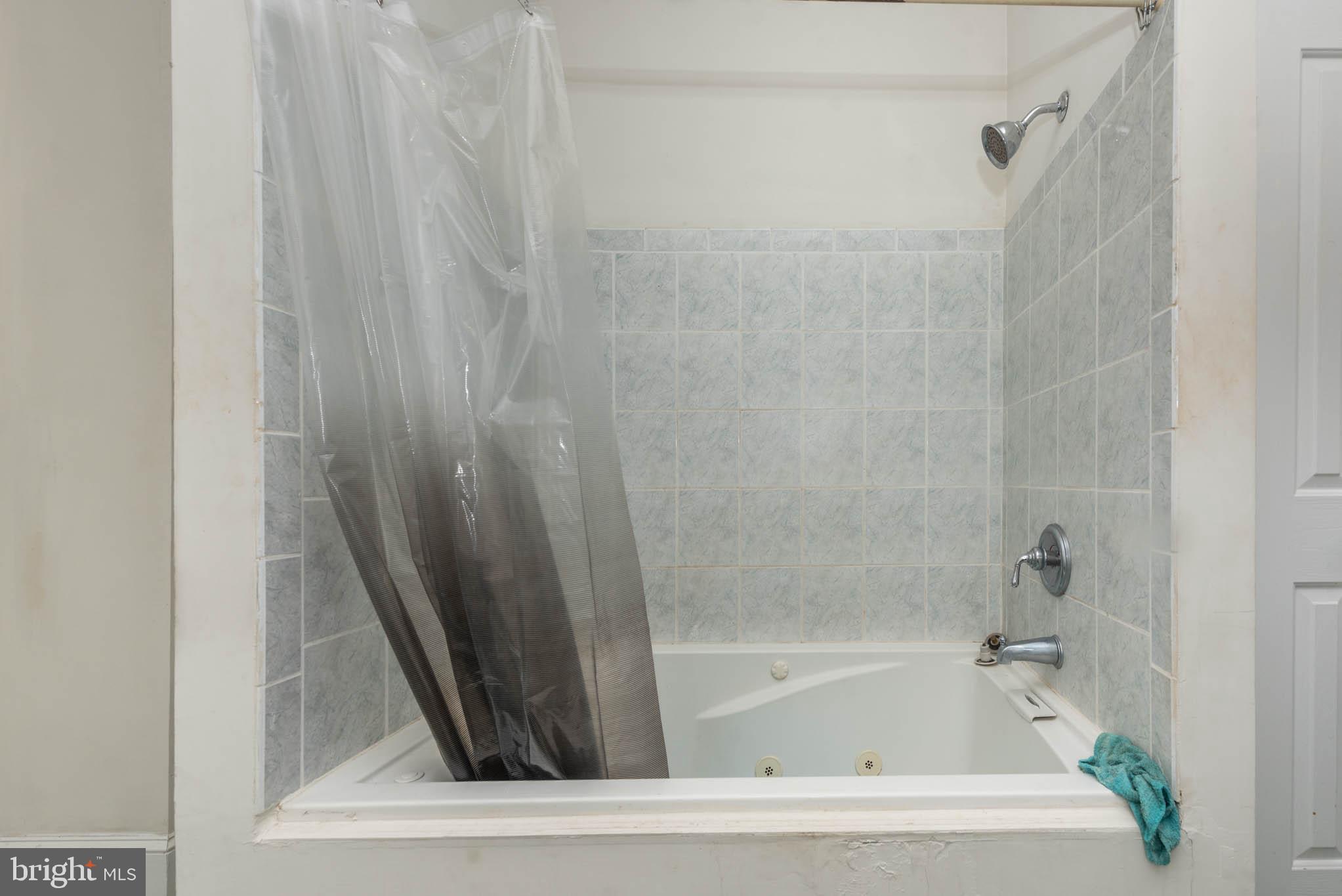 STATION NORTH ARTS DISTRICT - Residential Lease