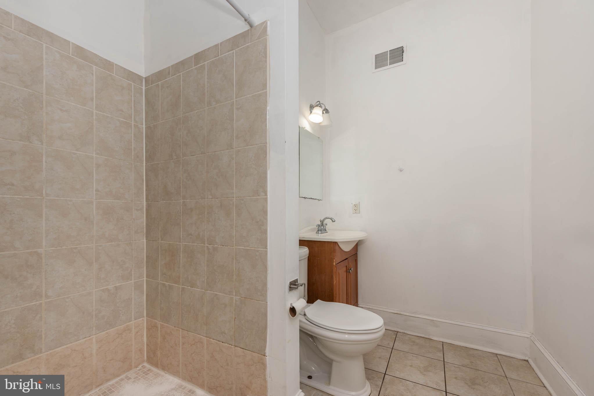 STATION NORTH ARTS DISTRICT - Residential Lease