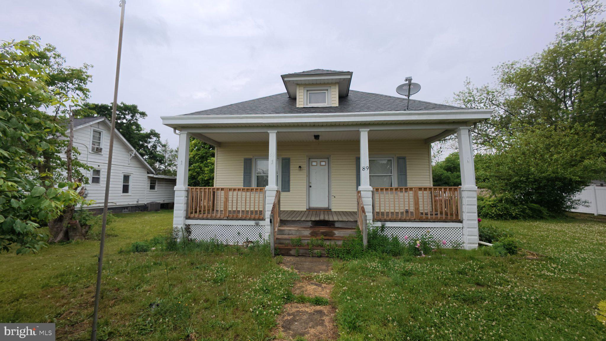 89 ROSENHAYN AVENUE