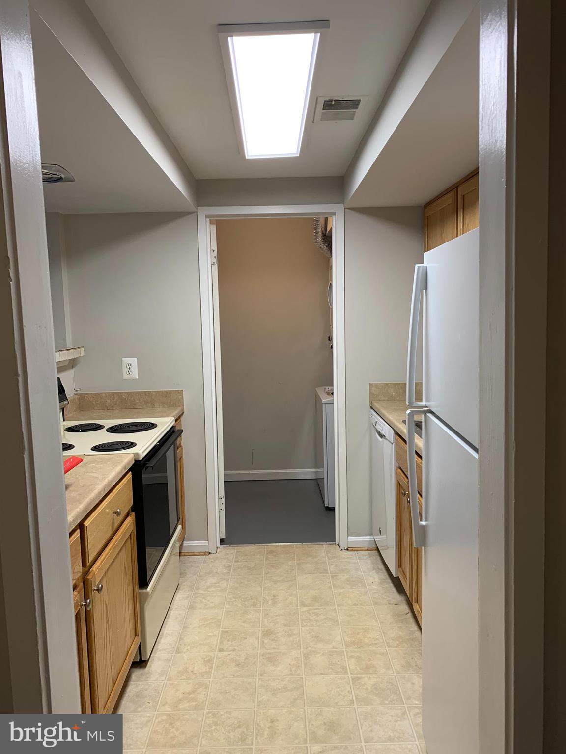 TERRACE TOWNE HOMES OF WOODLAWN - Residential Lease