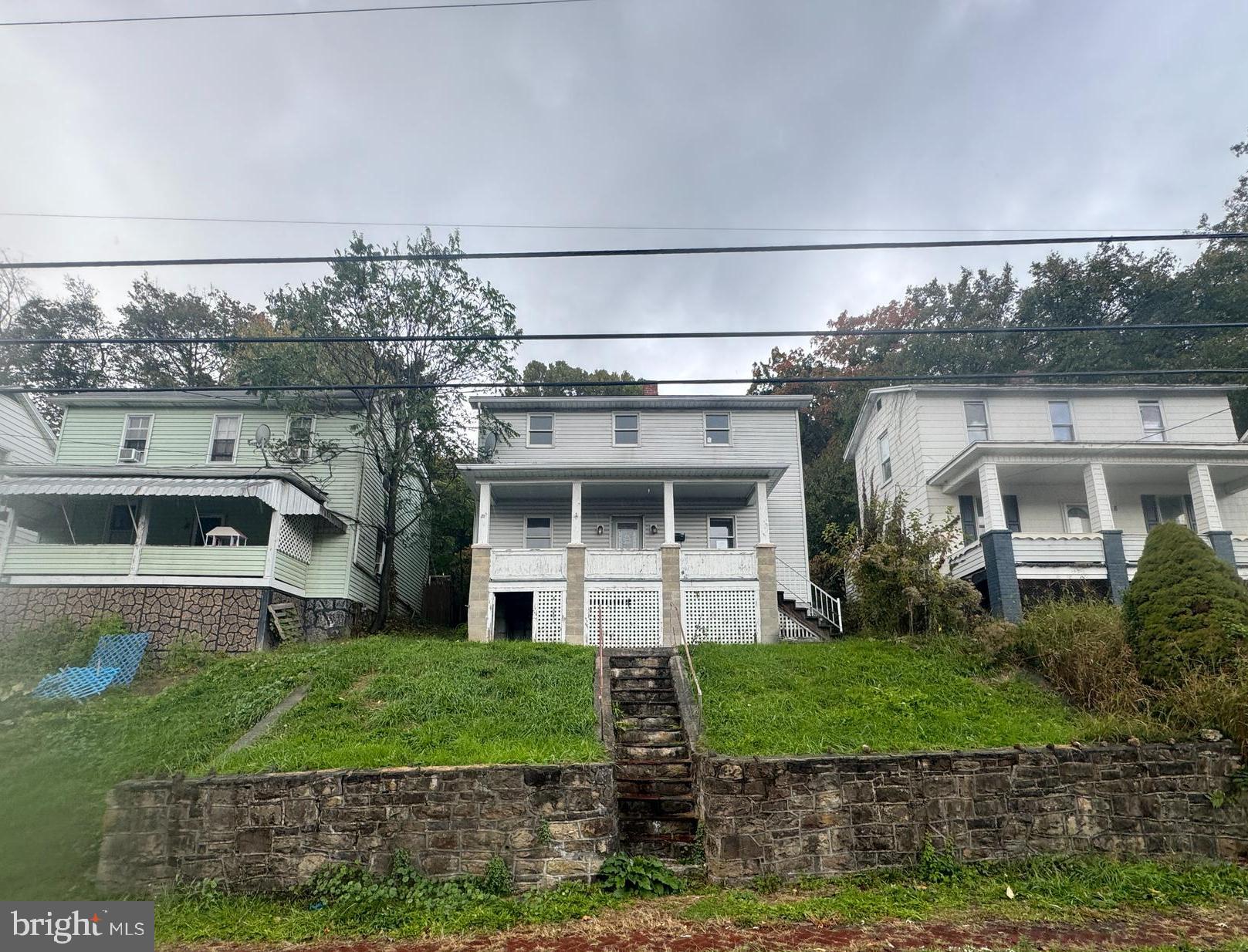 Welcome 614 Bedford St nestled in the city of Cumberland! This home boasts 3 bedrooms 1 full bath. Upper level family room and unfinished partial basement for storage. Don’t miss the opportunity to make this property your own! Schedule a showing today!