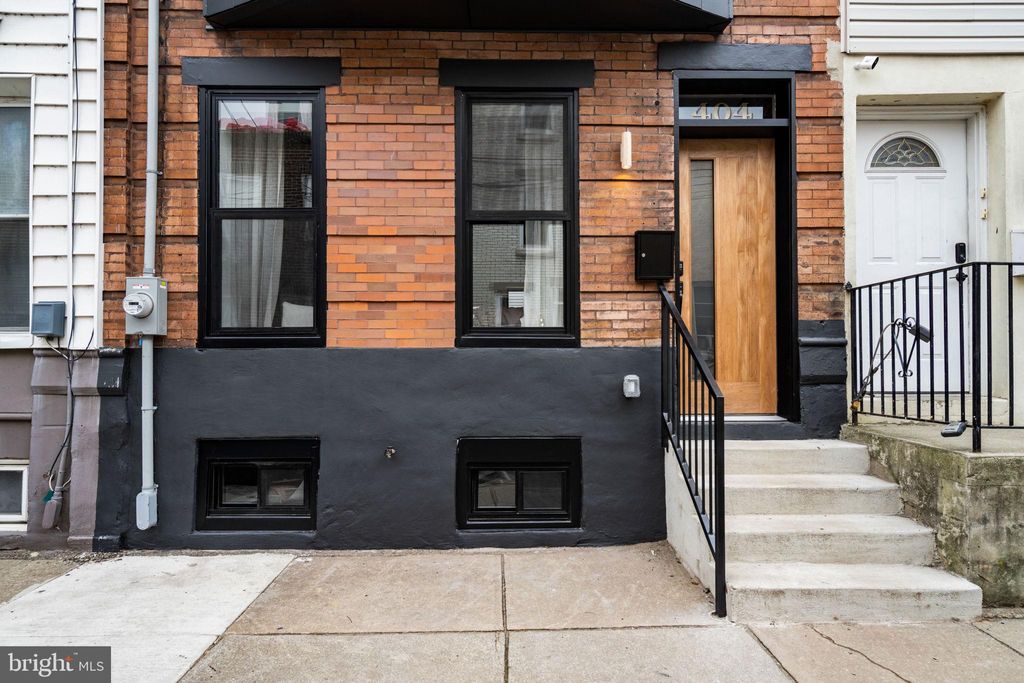Photo of 404 Pierce Street, PHILADELPHIA, PA 19148 (MLS # PAPH2570654)