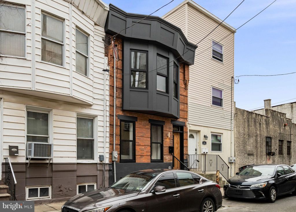 Photo of 404 Pierce Street, PHILADELPHIA, PA 19148 (MLS # PAPH2570654)