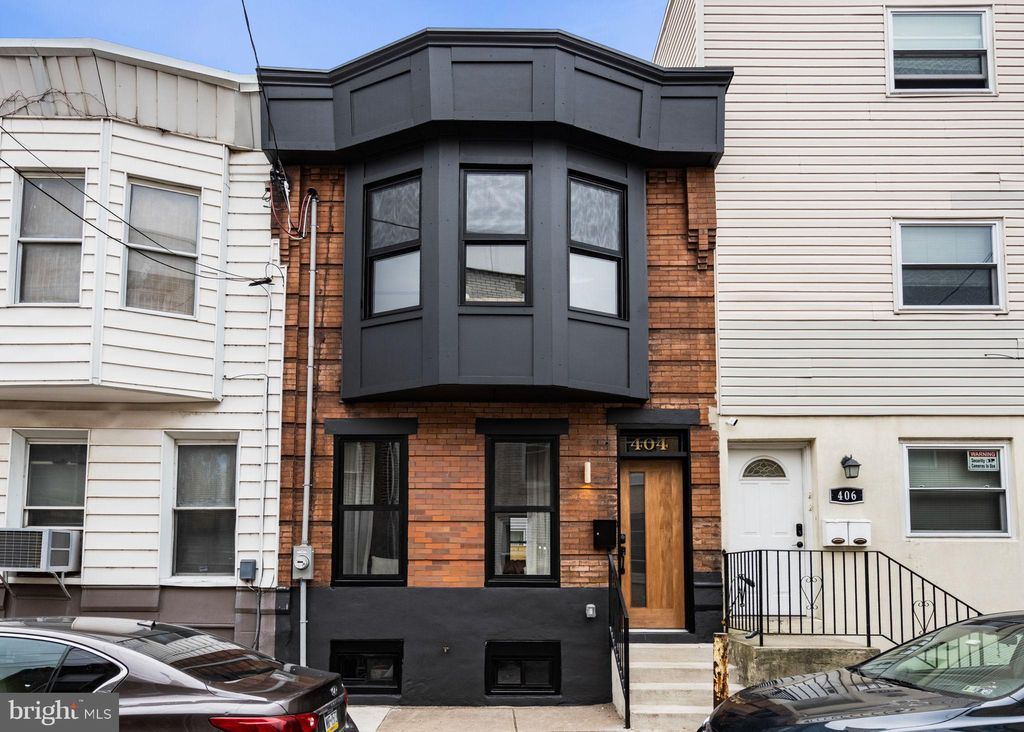 Photo of 404 Pierce Street, PHILADELPHIA, PA 19148 (MLS # PAPH2570654)