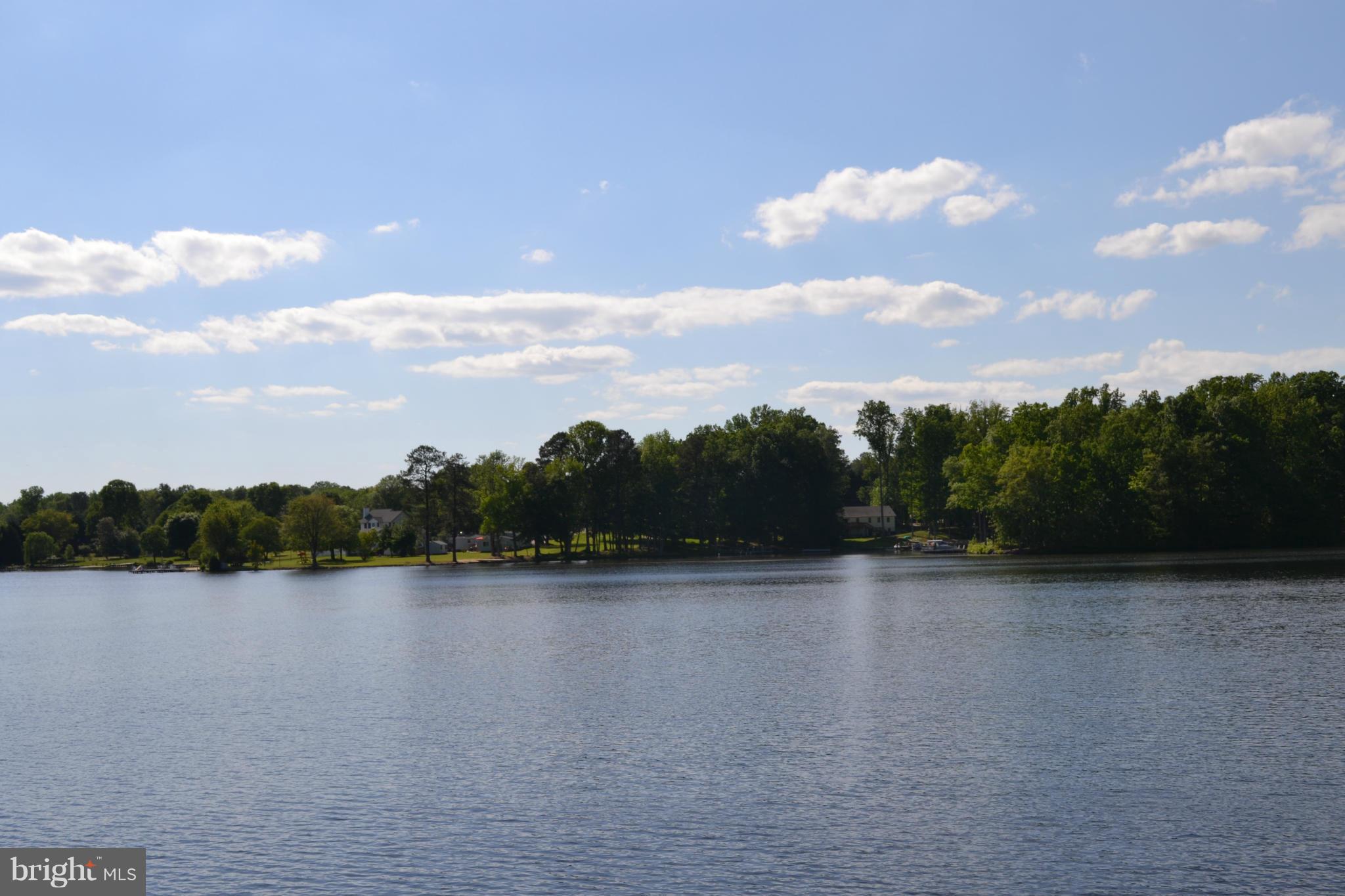 LAKE CAROLINE - Land