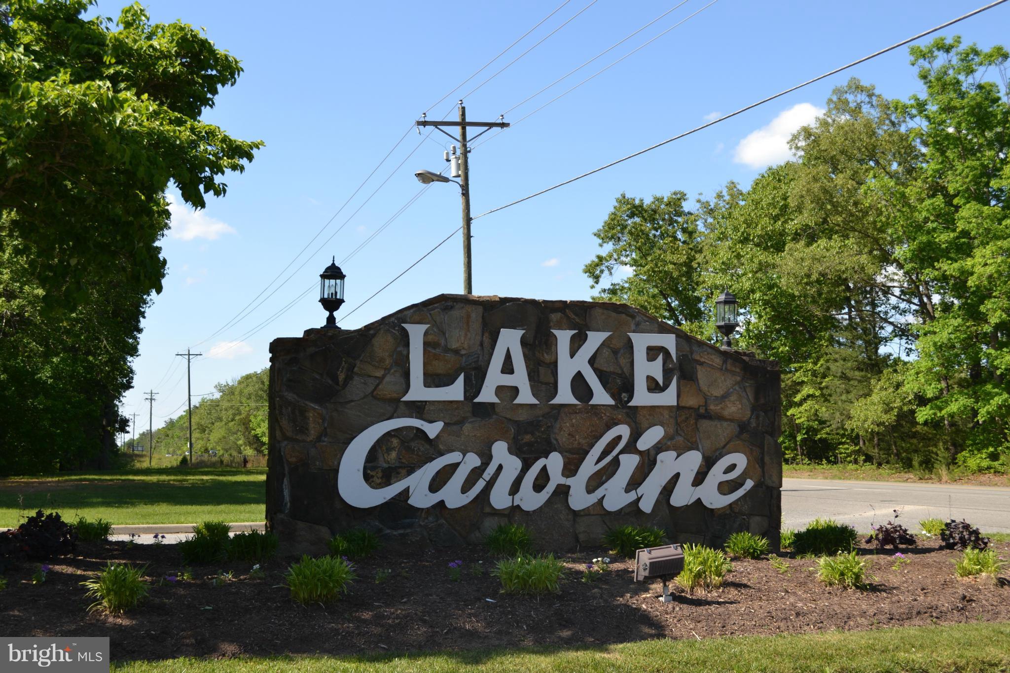 LAKE CAROLINE - Land