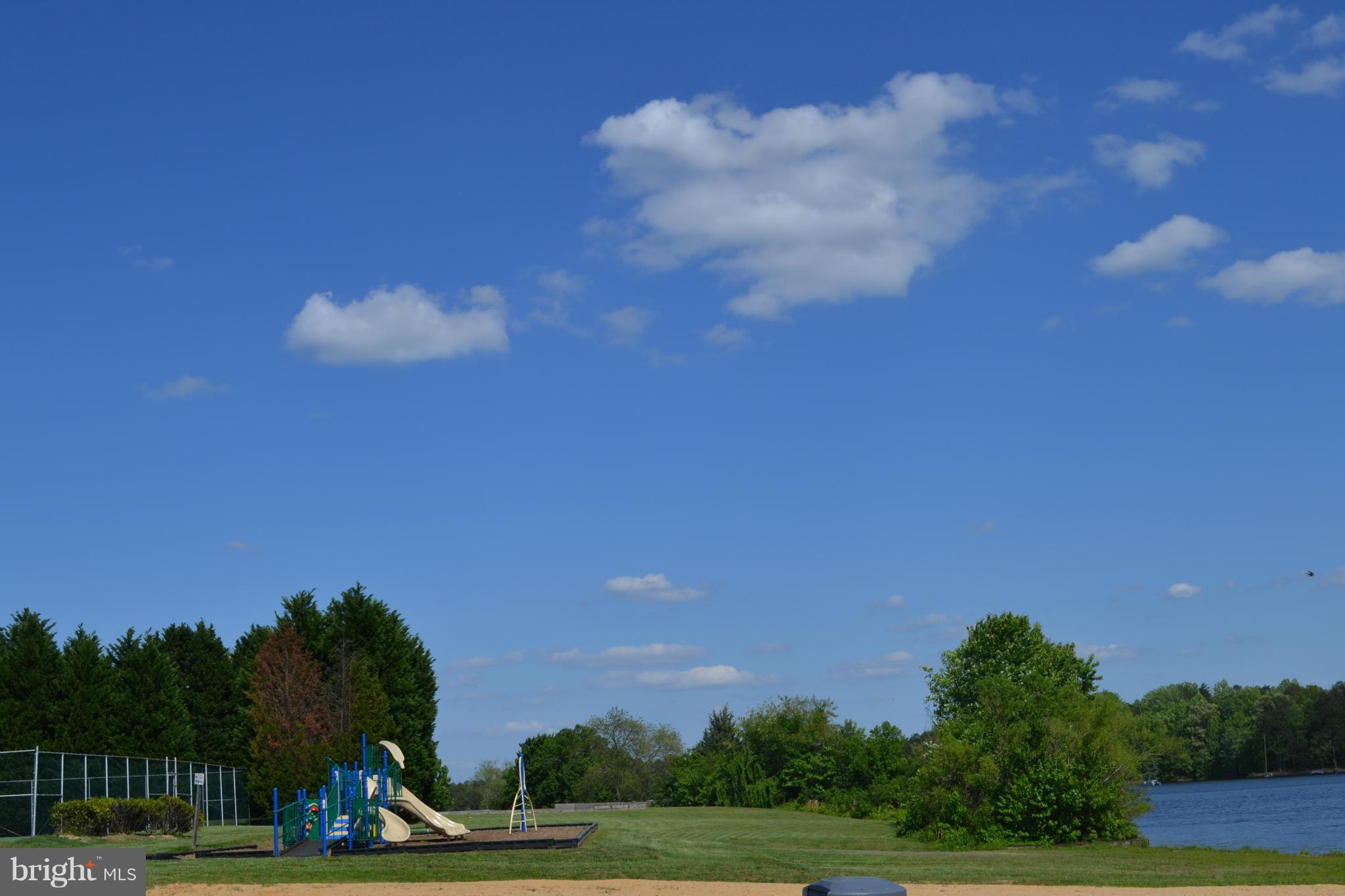 LAKE CAROLINE - Land