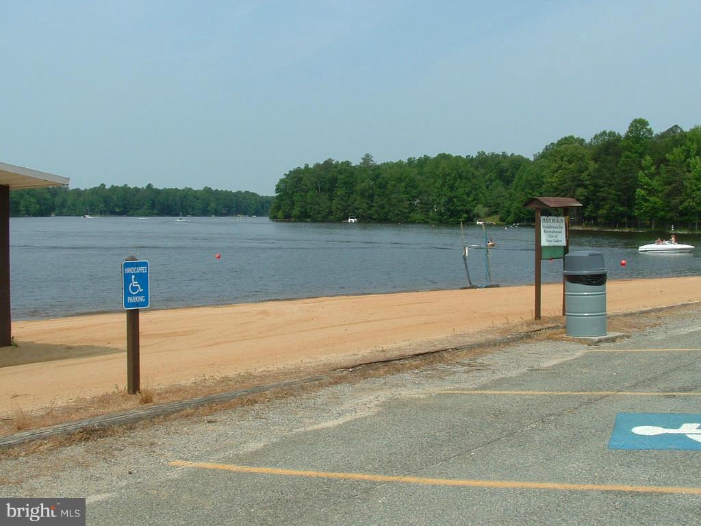 LAKE CAROLINE - Land