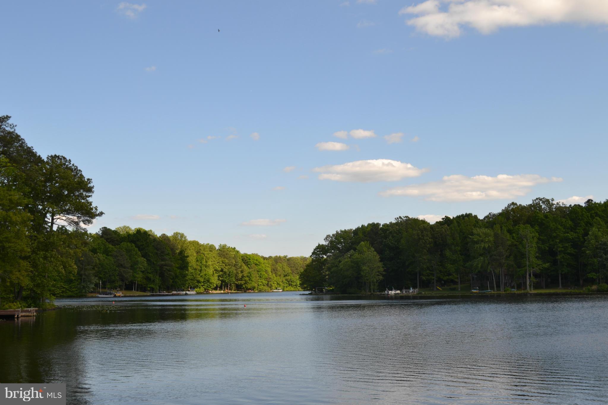 LAKE CAROLINE - Land