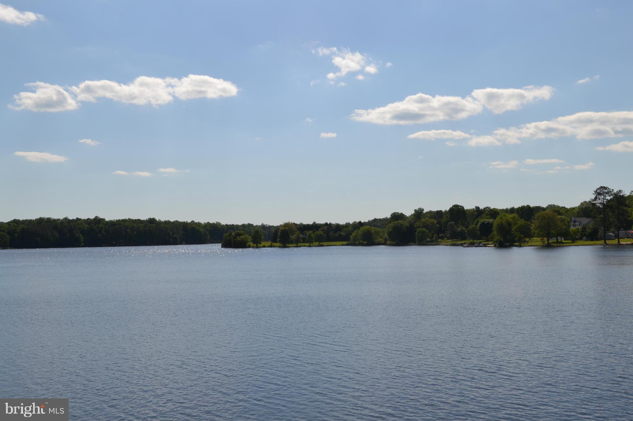 LAKE CAROLINE - Land