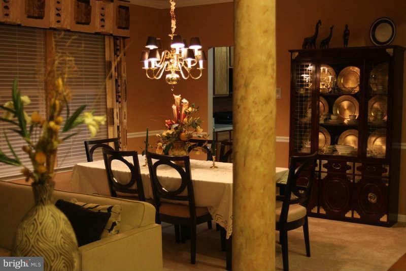 FOUR SEASONS - Residential