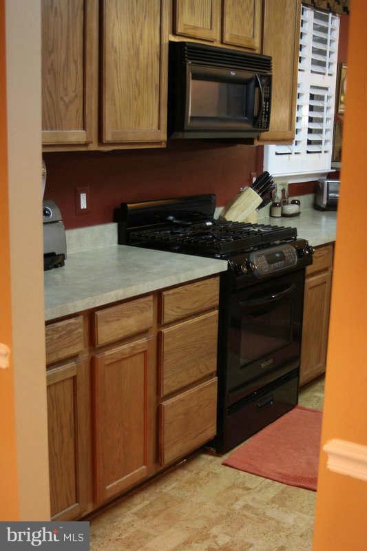 FOUR SEASONS - Residential