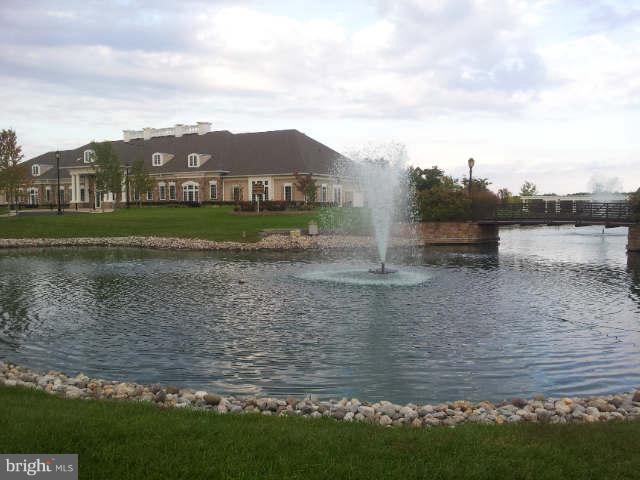 FOUR SEASONS - Residential