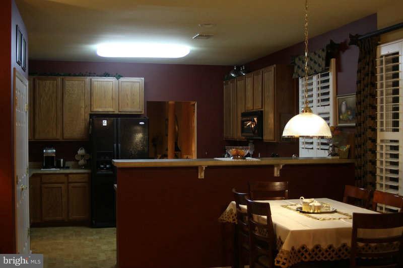 FOUR SEASONS - Residential