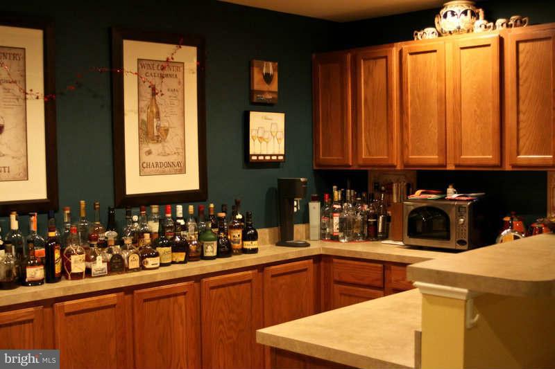 FOUR SEASONS - Residential