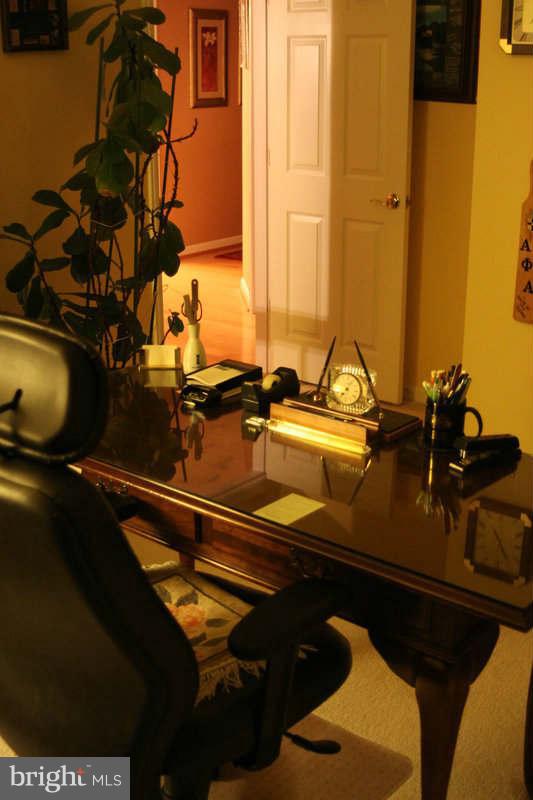 FOUR SEASONS - Residential