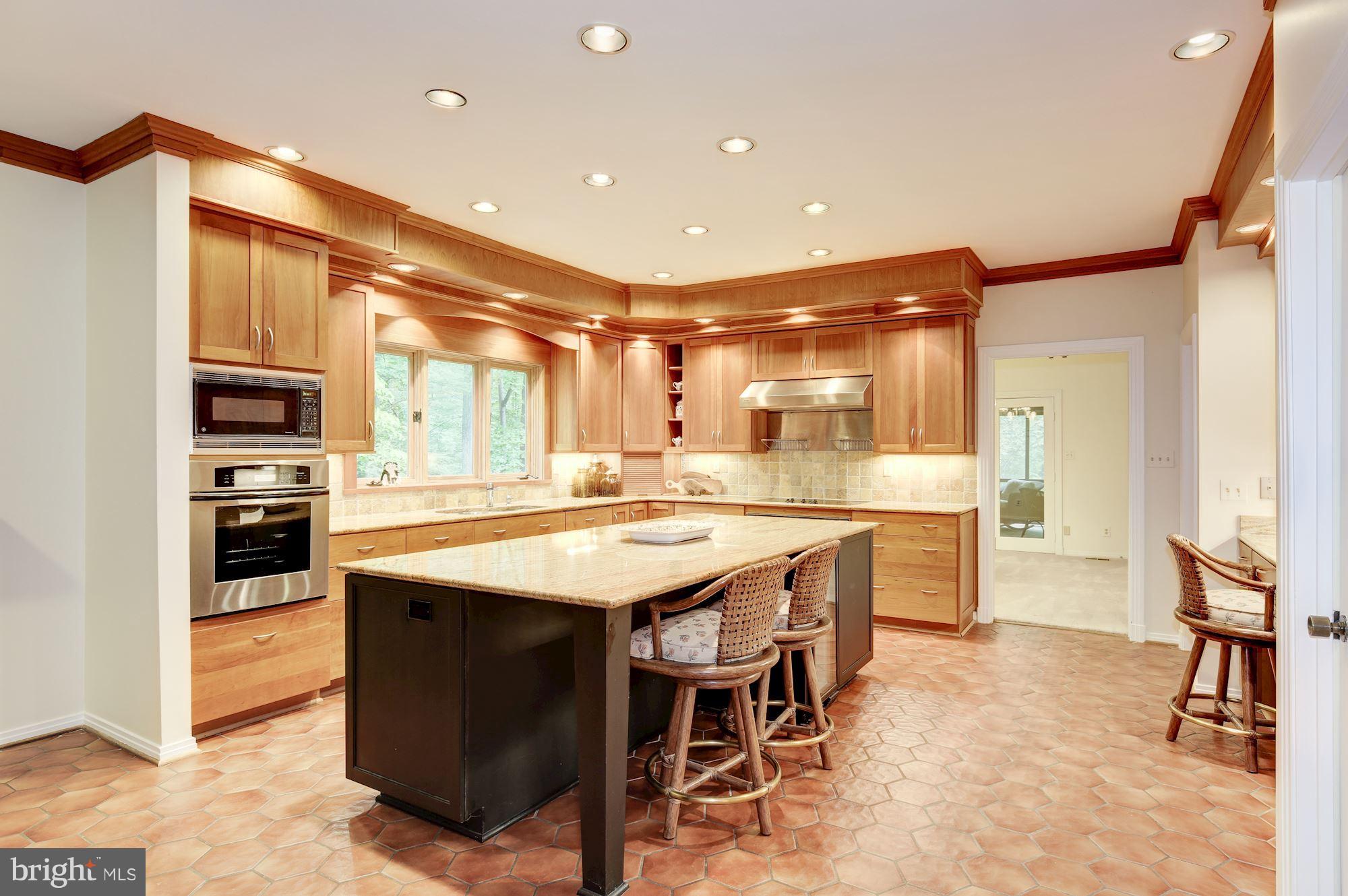 POTOMAC OVERLOOK - Residential Lease