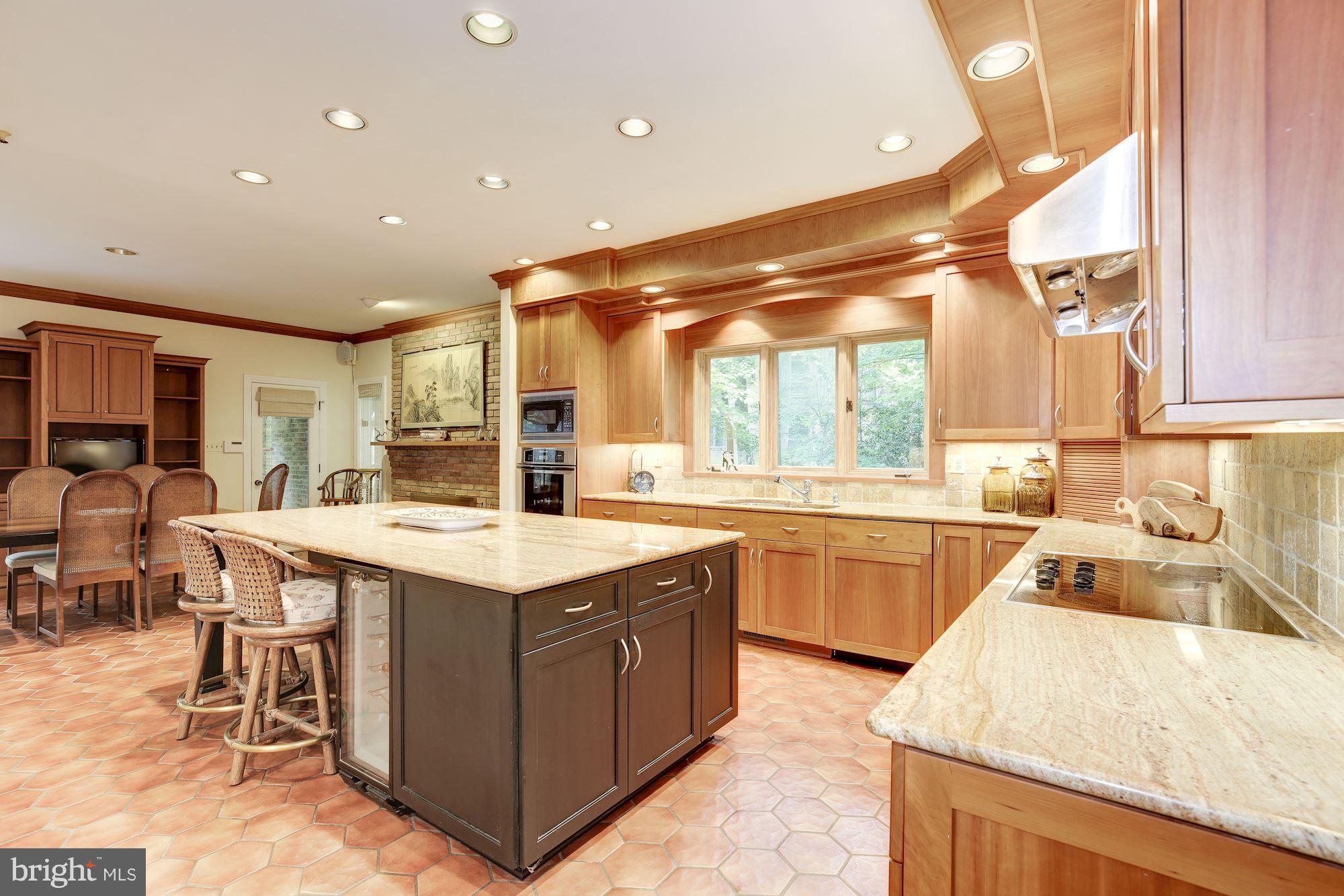 POTOMAC OVERLOOK - Residential Lease