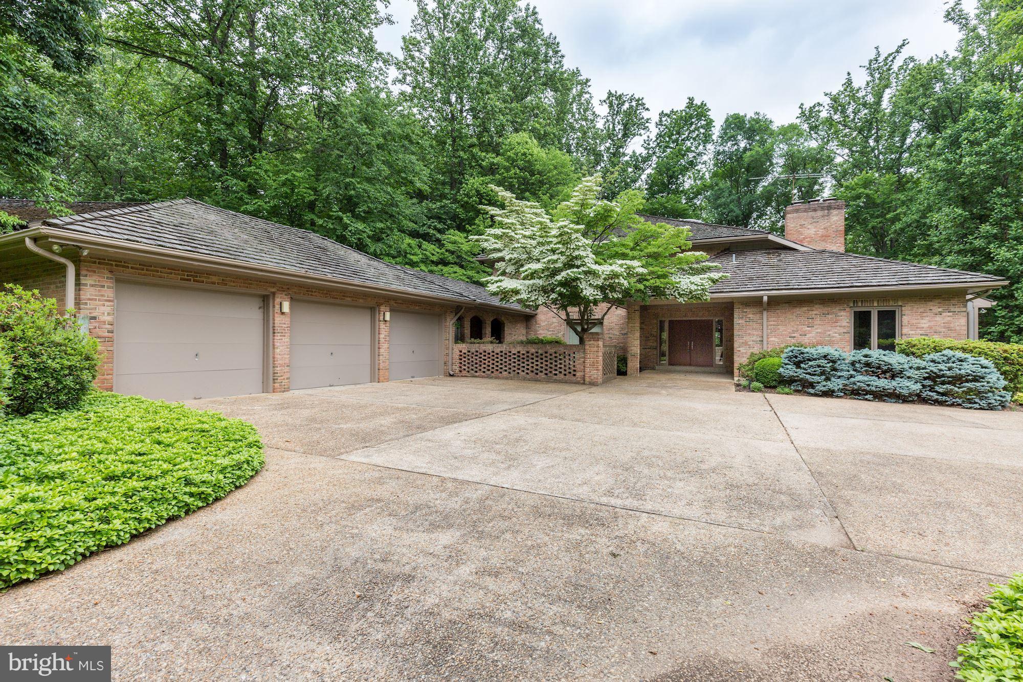 POTOMAC OVERLOOK - Residential Lease
