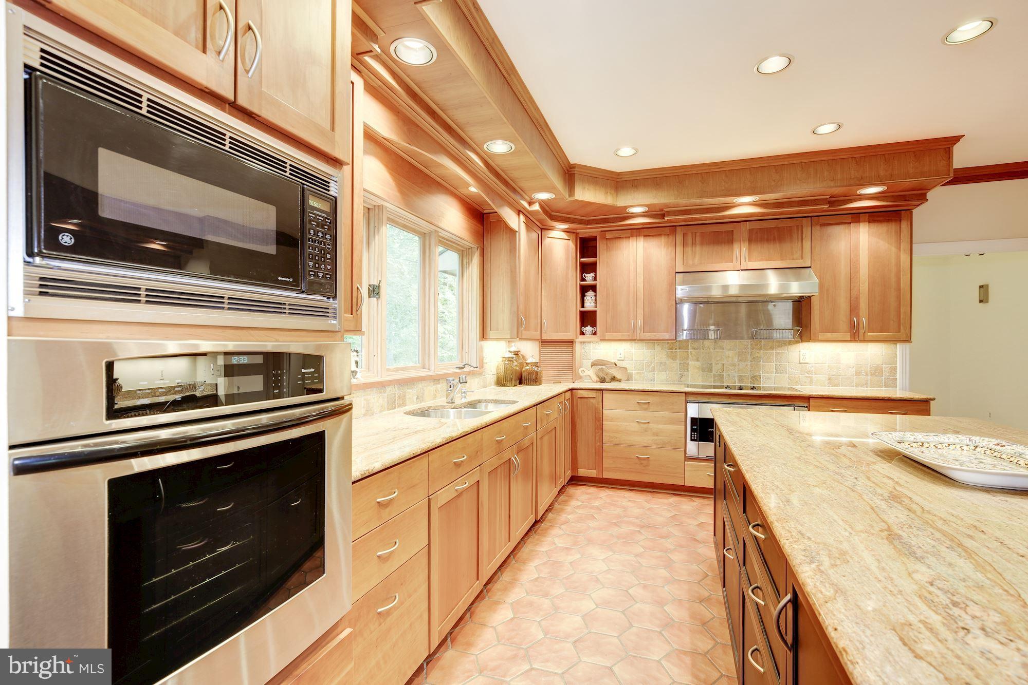 POTOMAC OVERLOOK - Residential Lease