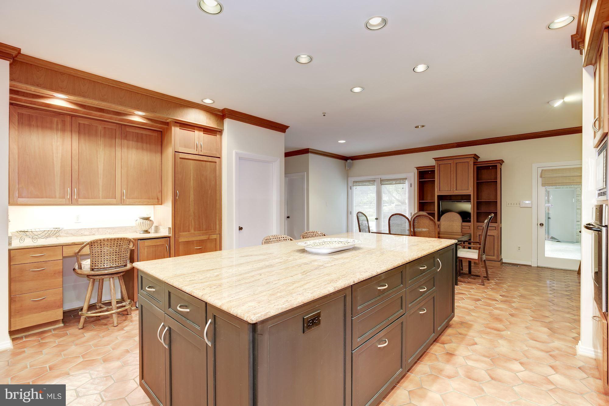 POTOMAC OVERLOOK - Residential Lease