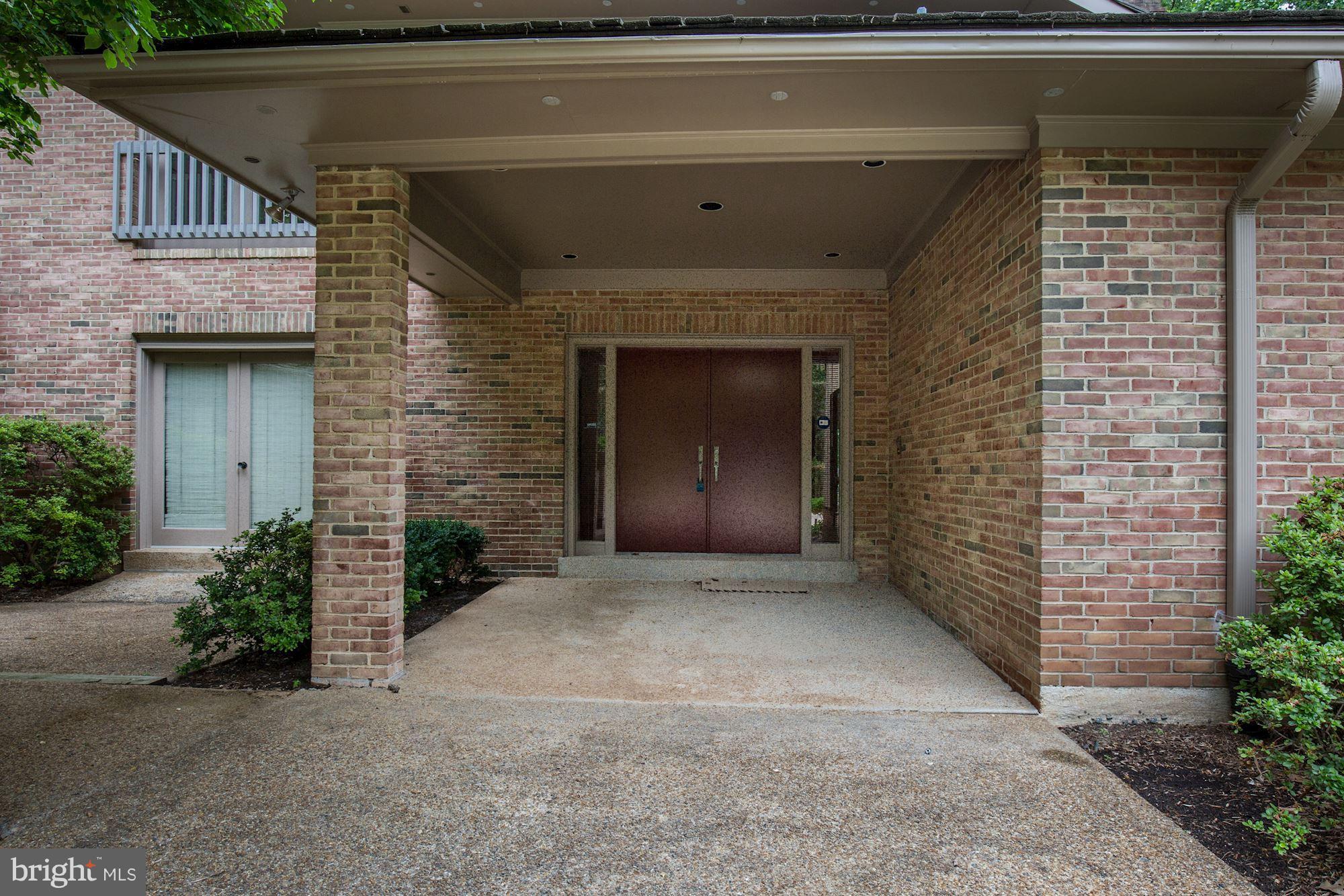 POTOMAC OVERLOOK - Residential Lease