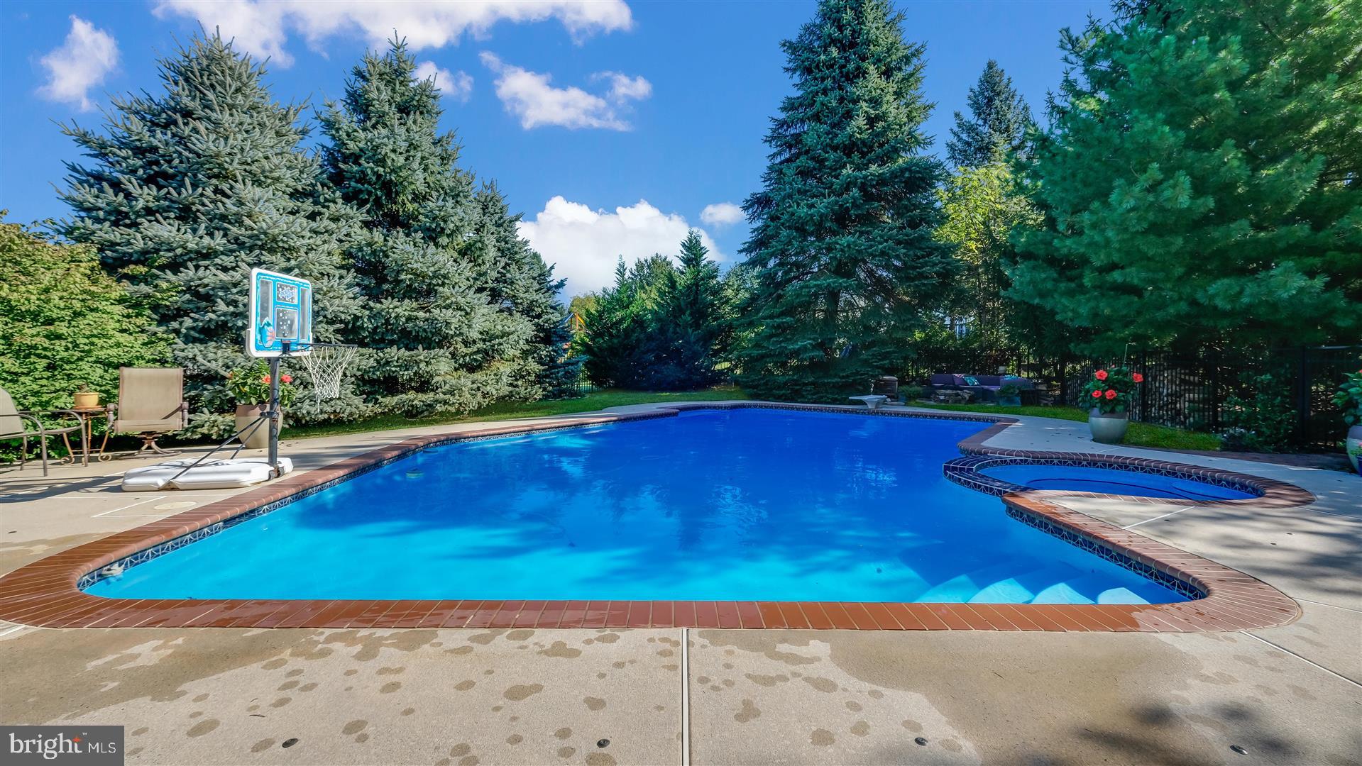 CLOVER CREST - Residential