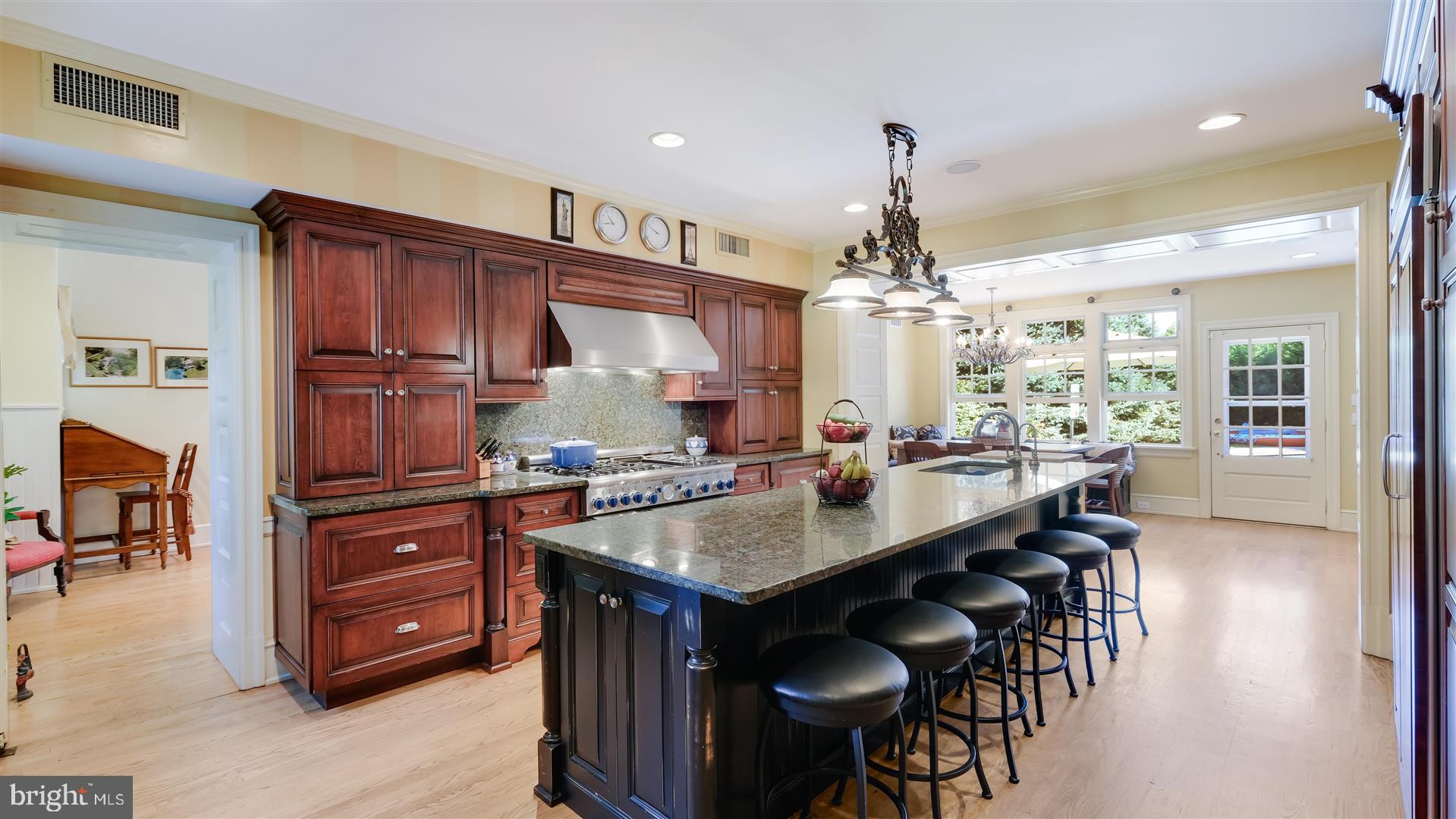 CLOVER CREST - Residential