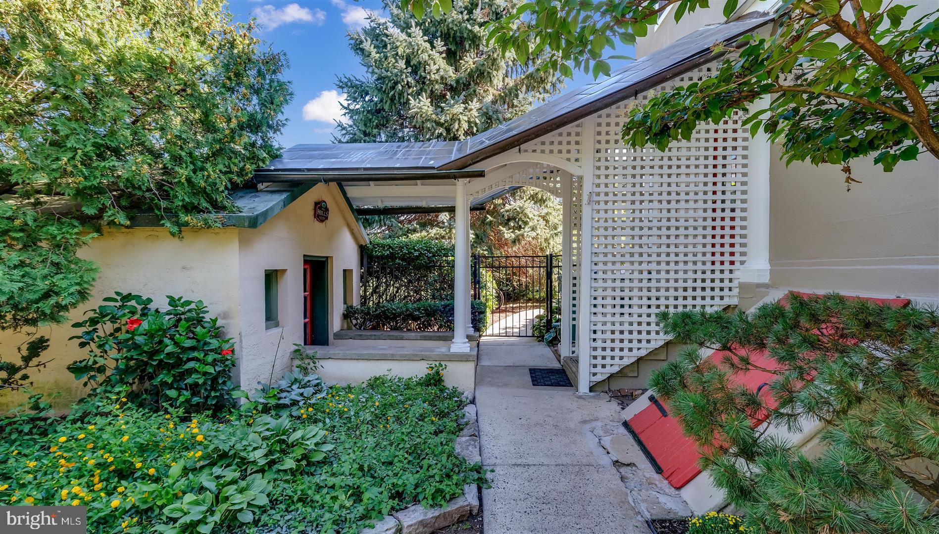 CLOVER CREST - Residential