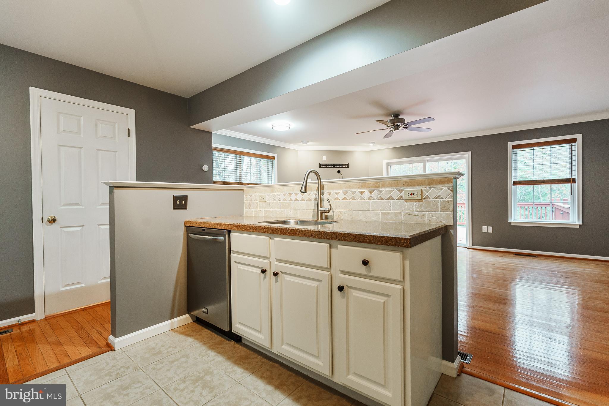 VERNON COURT - Residential Lease