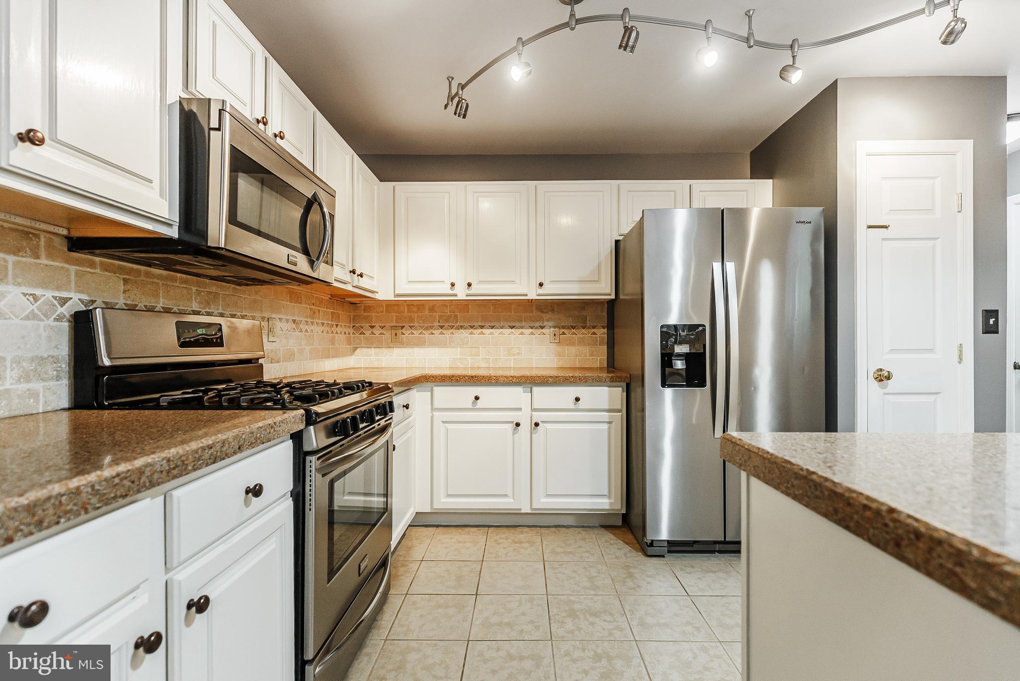 VERNON COURT - Residential Lease