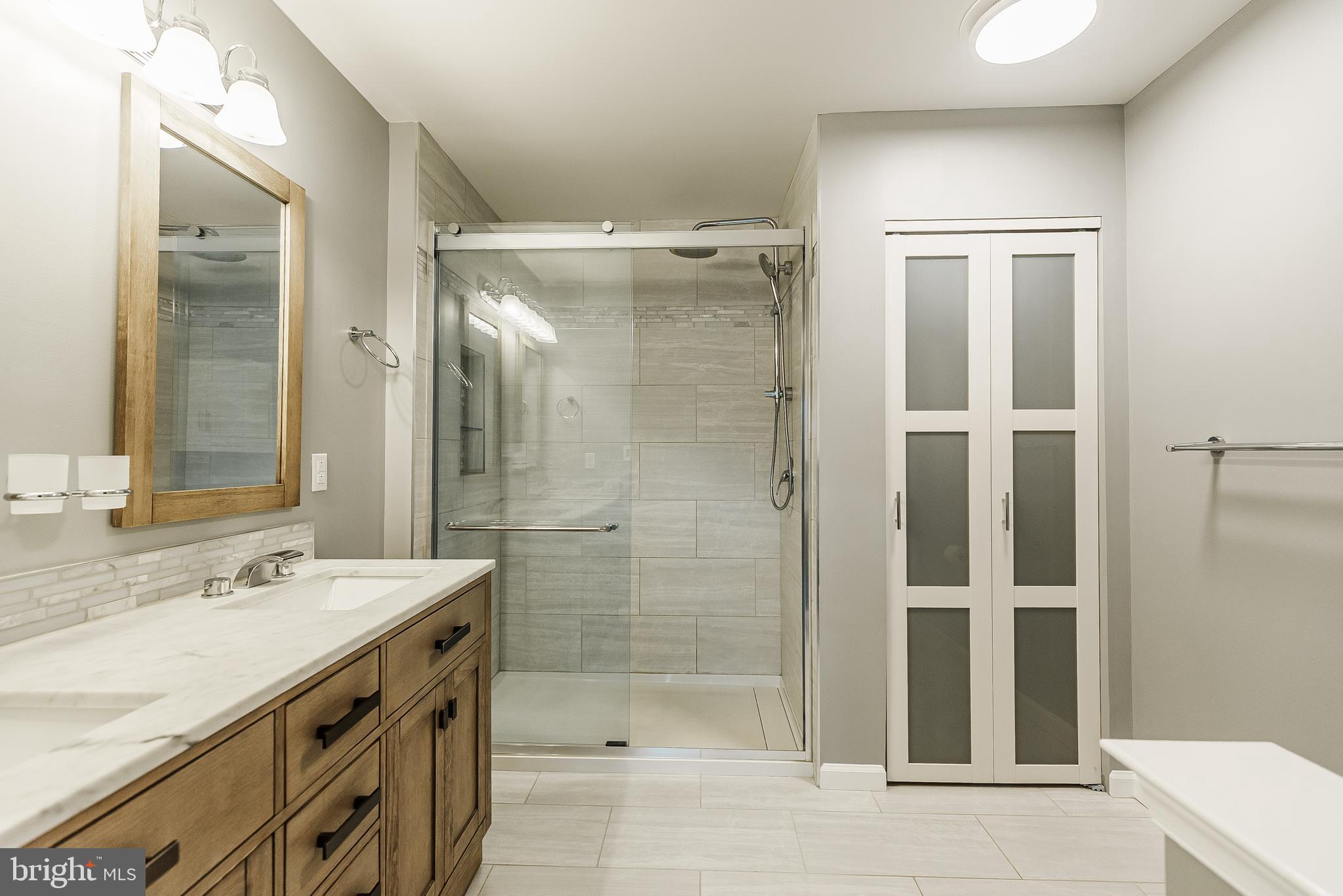 VERNON COURT - Residential Lease