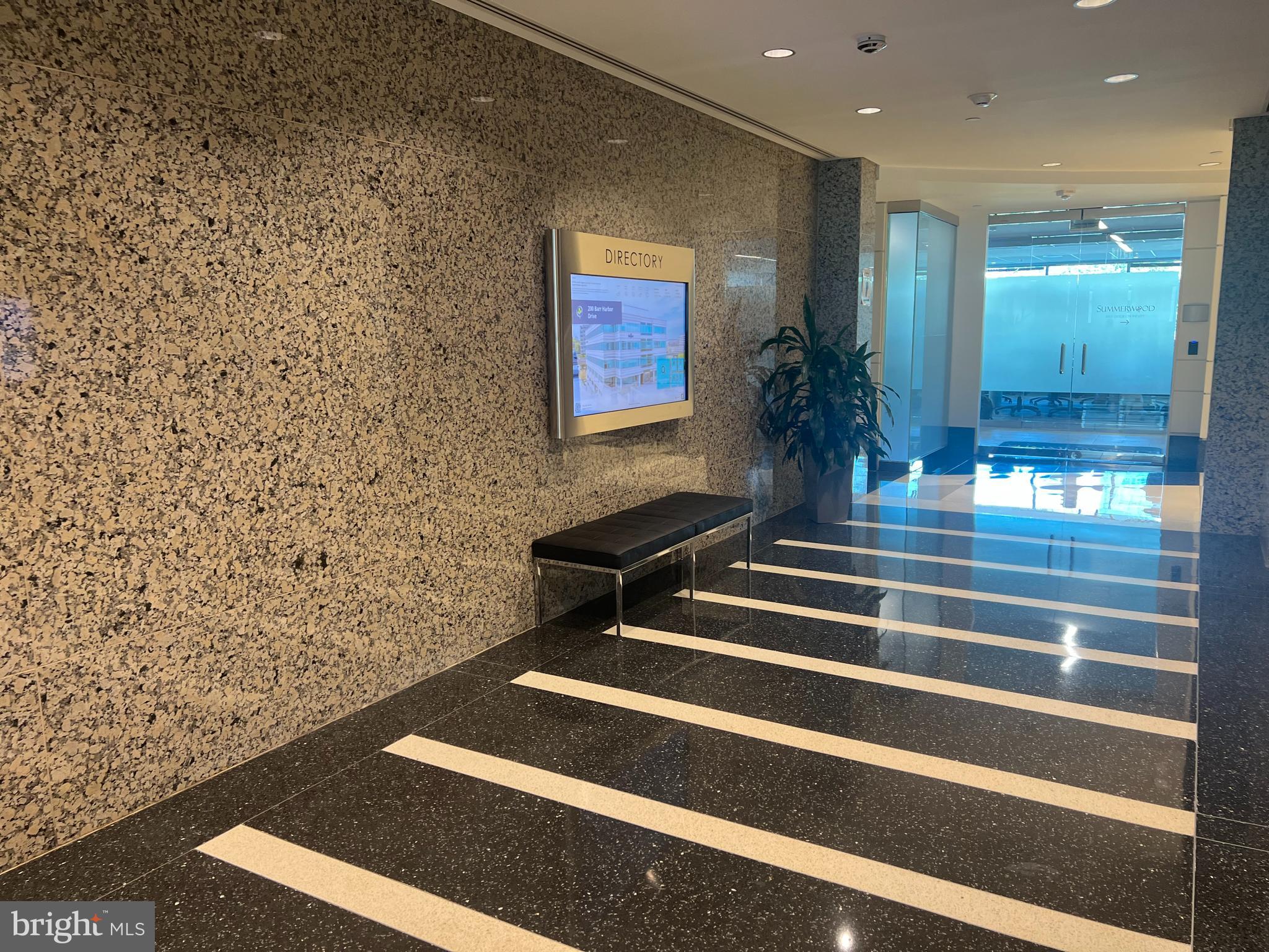 200 BARR HARBOR DR. #290