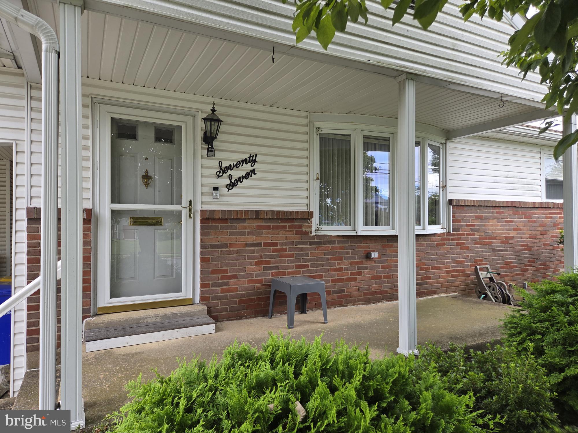 77 KENSINGTON DRIVE