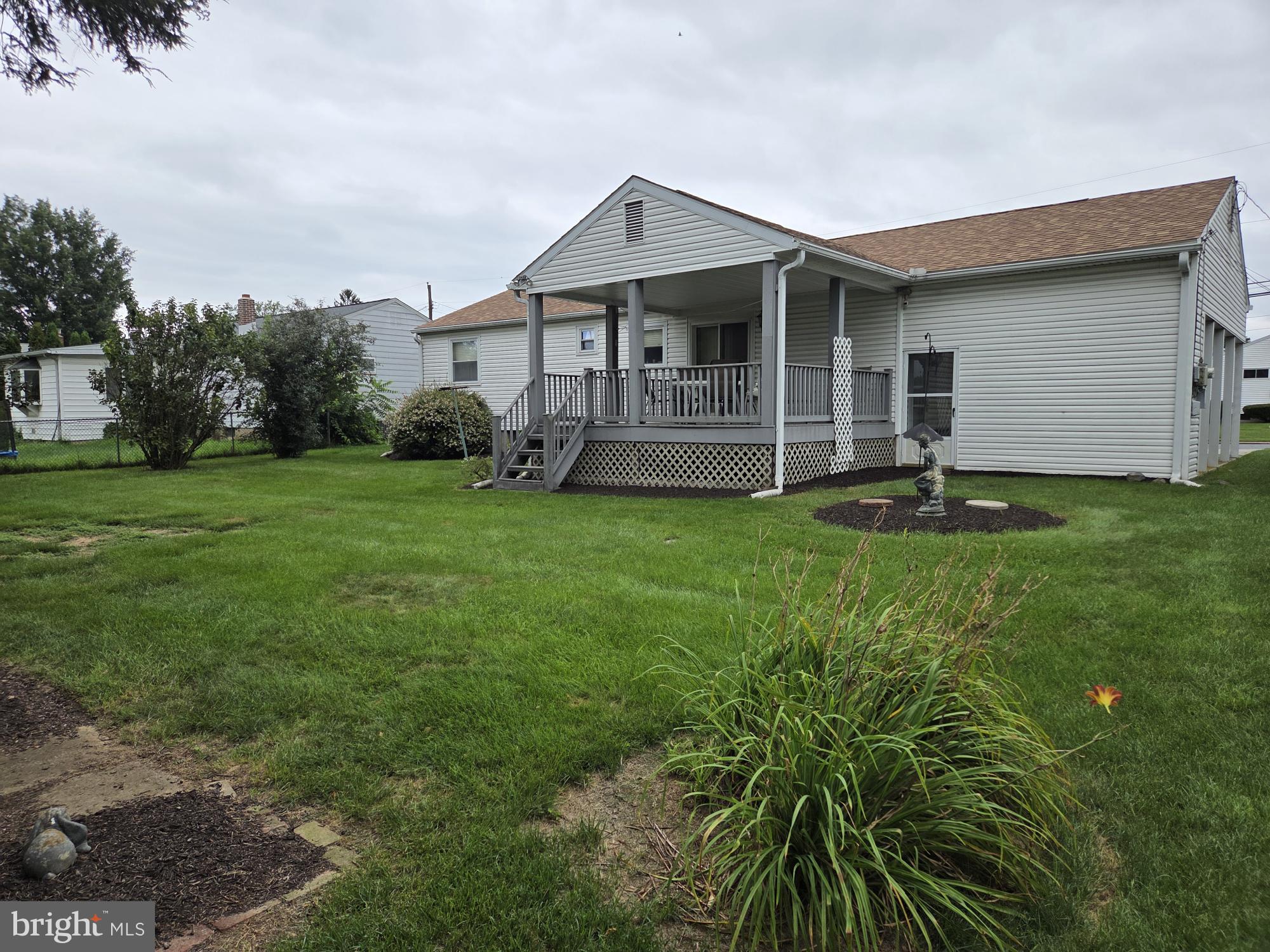77 KENSINGTON DRIVE