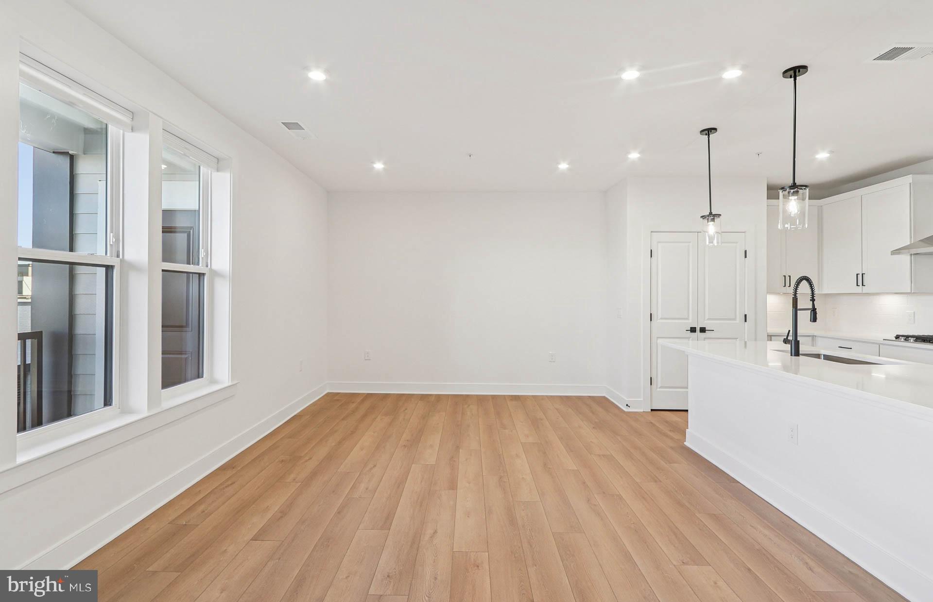 THE FLATS AT NORTHSIDE - Residential