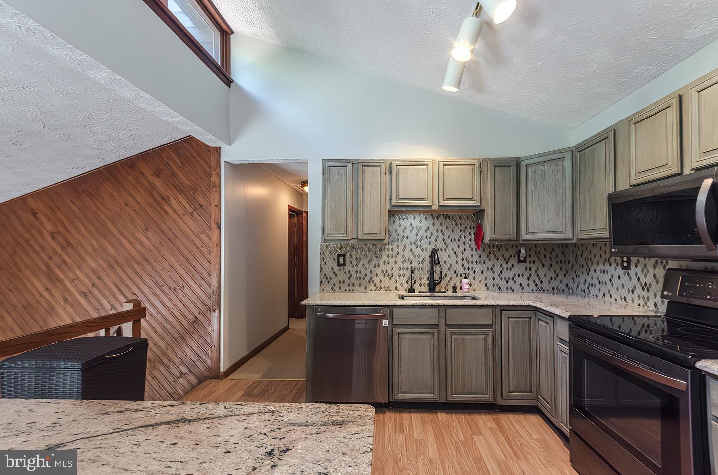 SLEEPY CREEK FARMS - Residential