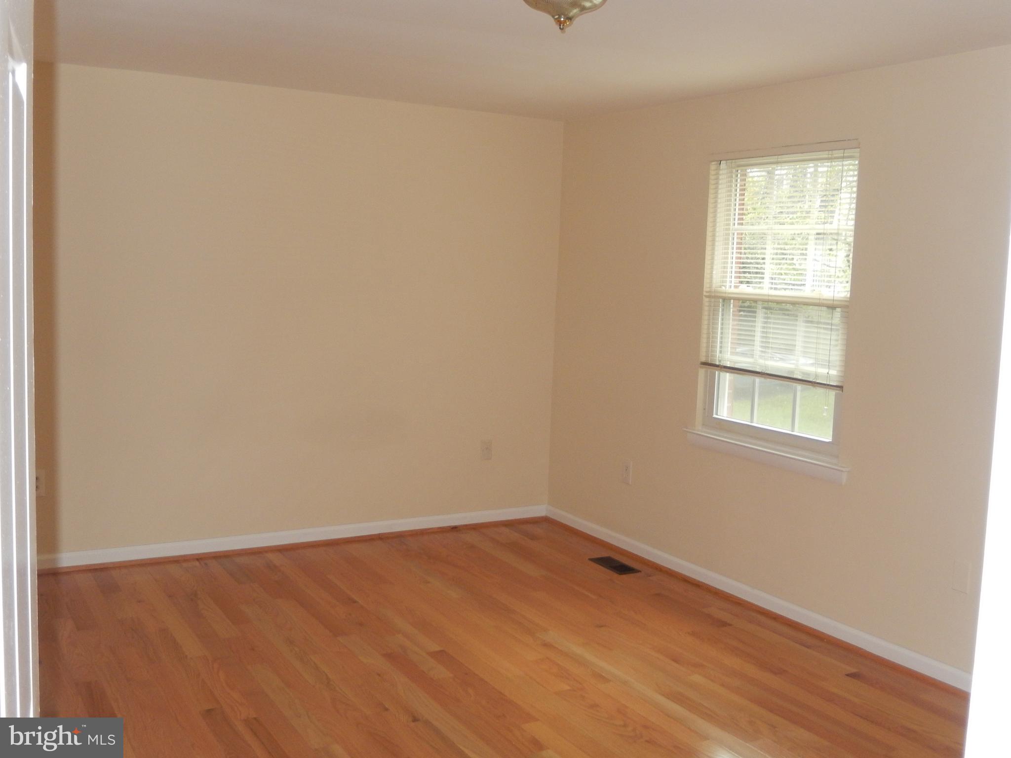 DERWOOD STATION - Residential Lease