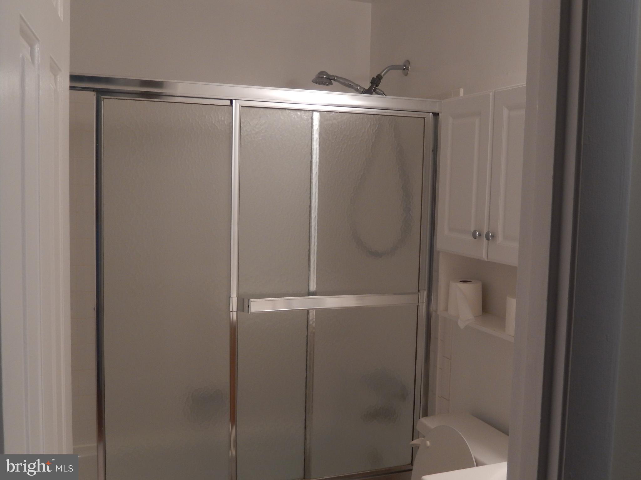 DERWOOD STATION - Residential Lease