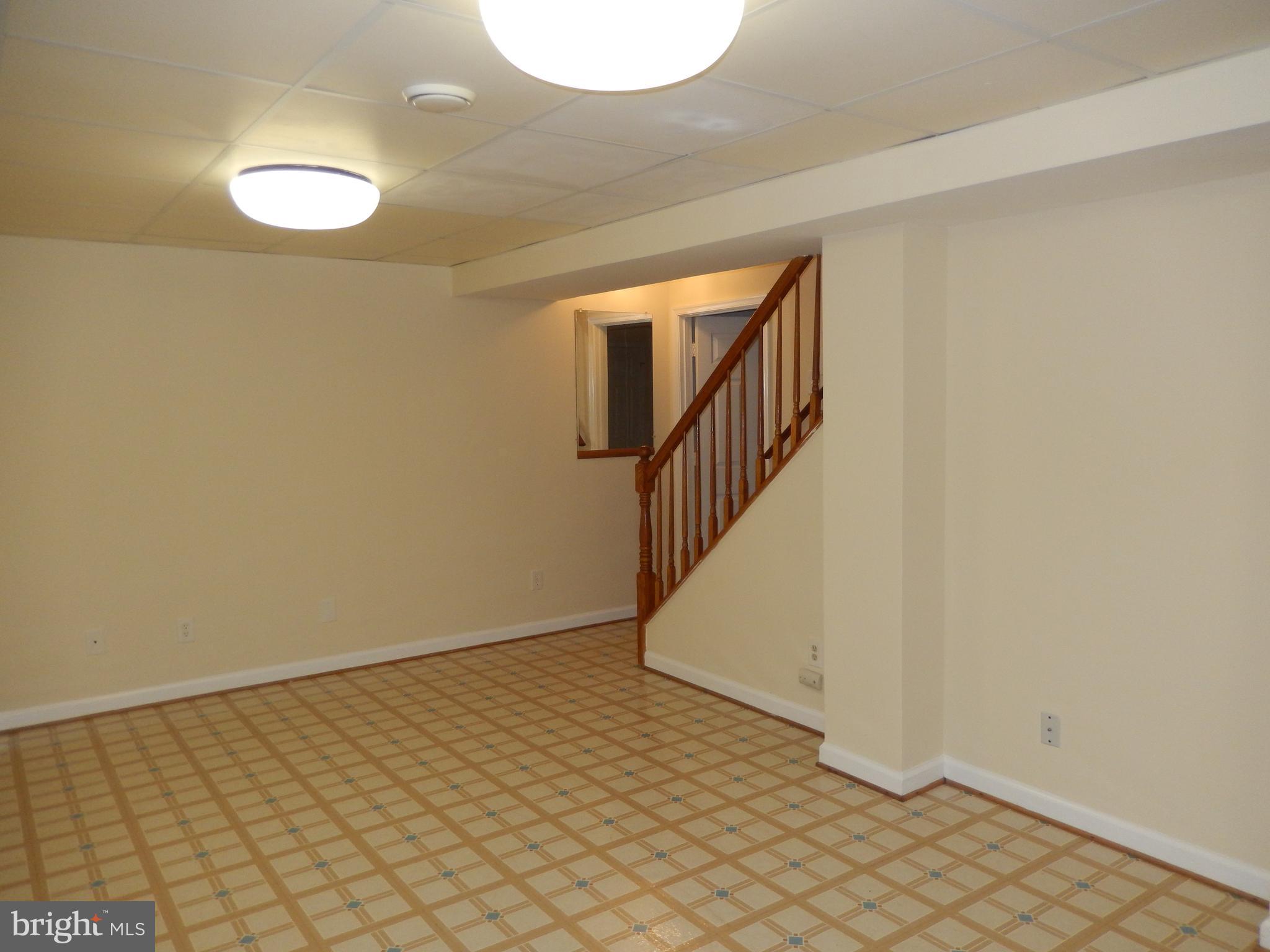 DERWOOD STATION - Residential Lease