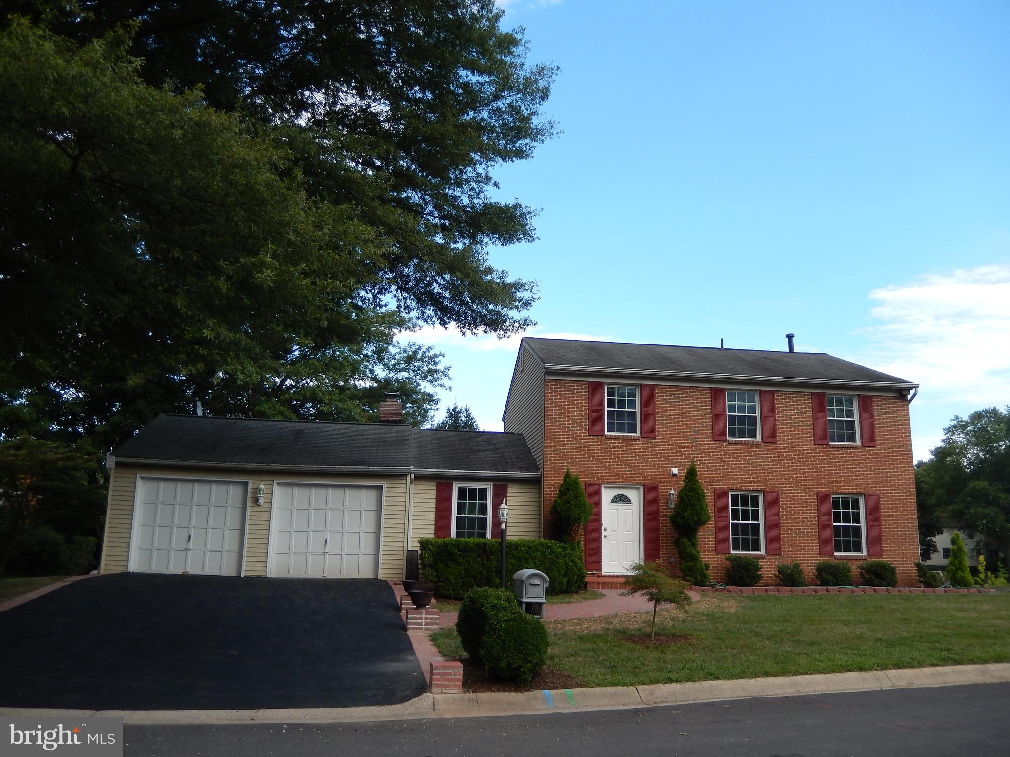 DERWOOD STATION - Residential Lease