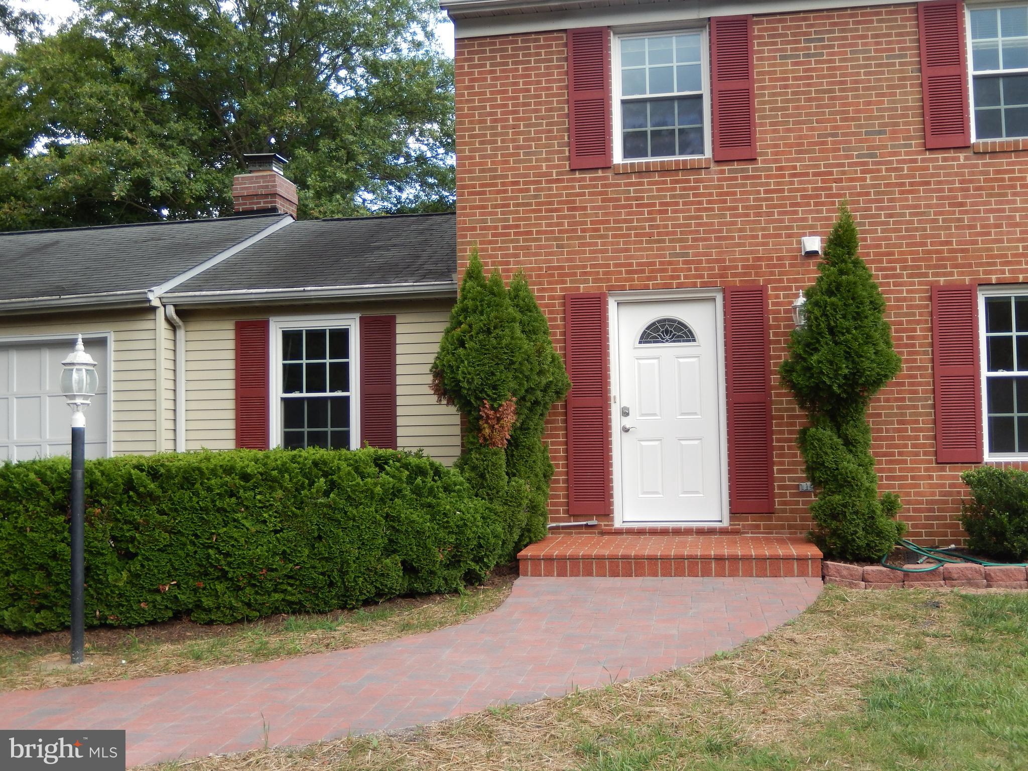 DERWOOD STATION - Residential Lease