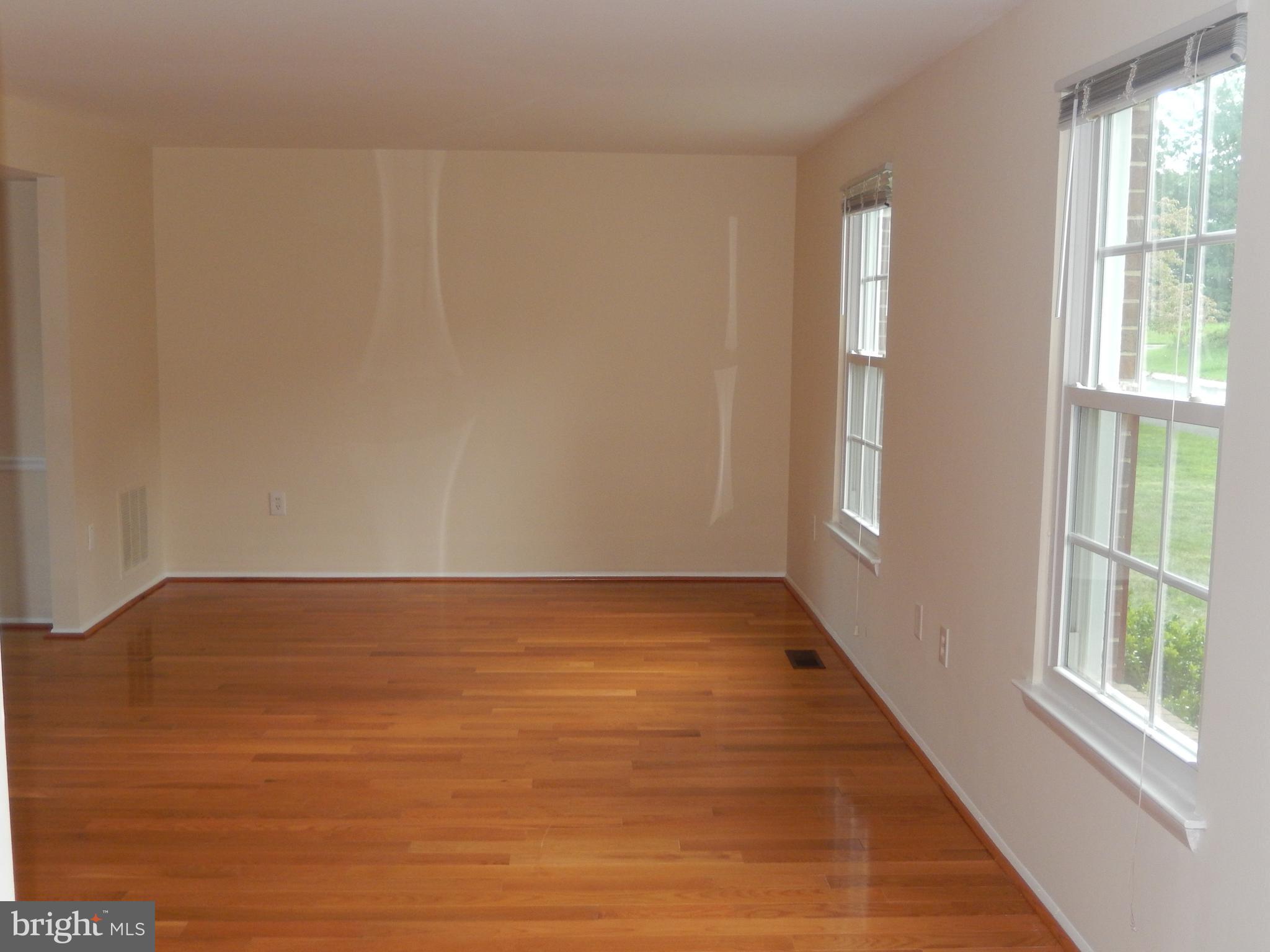 DERWOOD STATION - Residential Lease