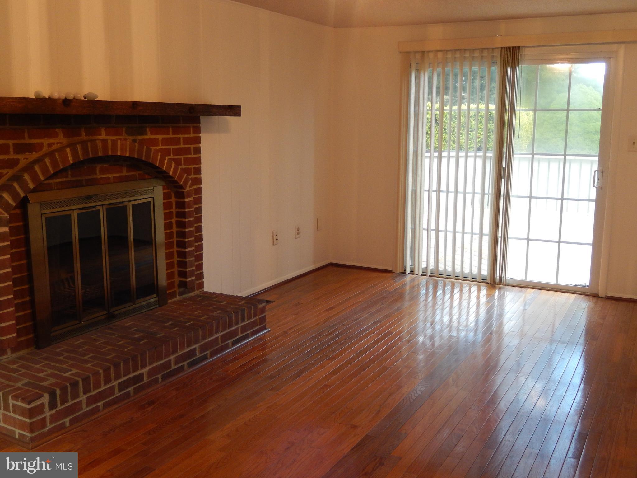 DERWOOD STATION - Residential Lease