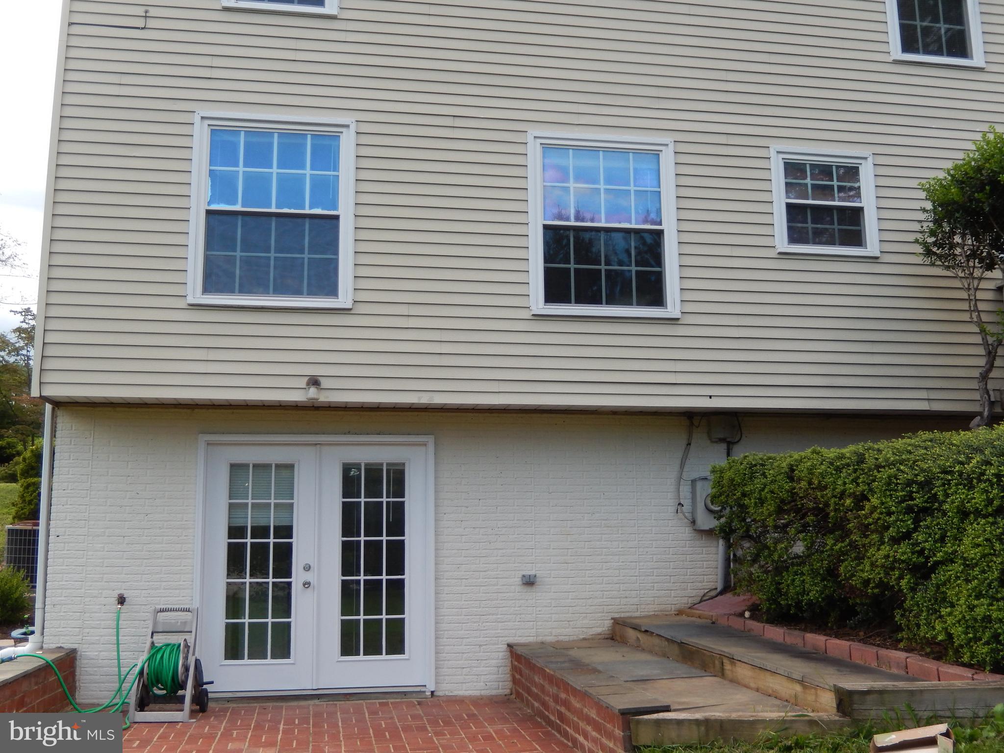 DERWOOD STATION - Residential Lease