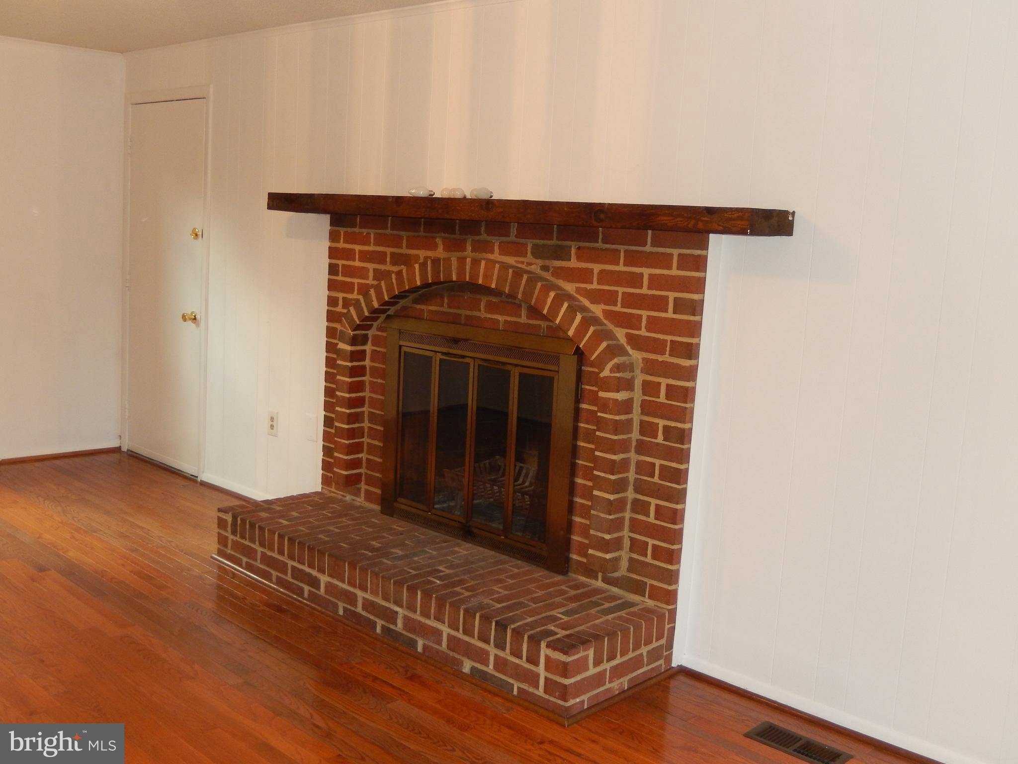 DERWOOD STATION - Residential Lease