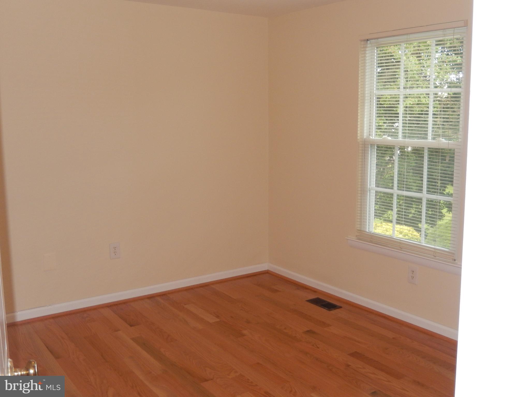 DERWOOD STATION - Residential Lease