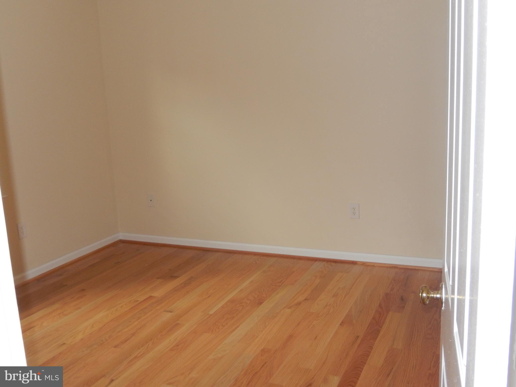 DERWOOD STATION - Residential Lease